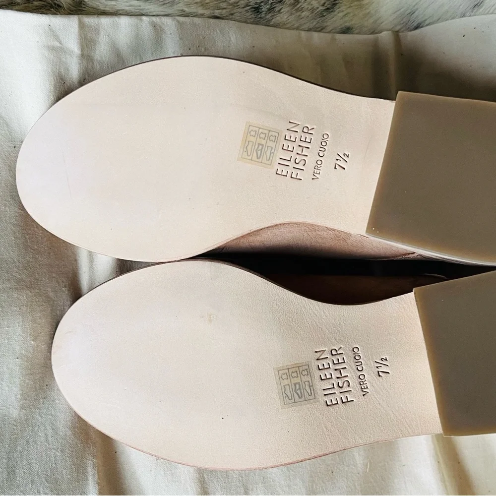 Eileen Fisher Soul-Nu bootie in wheat size 7.5 BRAND NEW - Picture 4 of 7